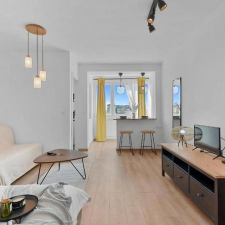 Serene Retreat - Beautifully Designed Studio Bucarest Esterno foto