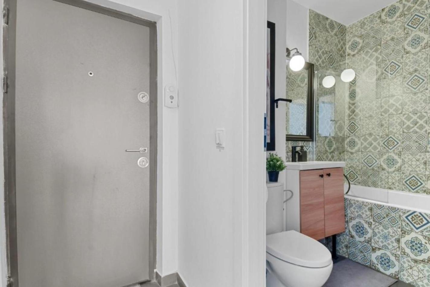 Serene Retreat - Beautifully Designed Studio Bucarest Esterno foto